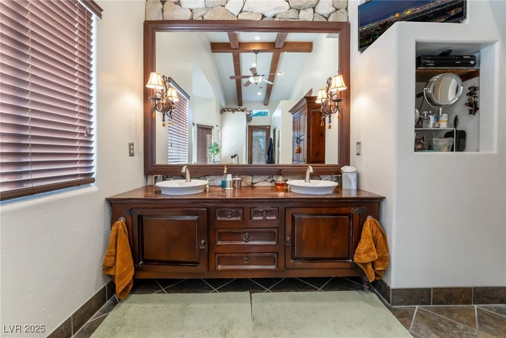 6377 Concho, Las Vegas, NV 89146