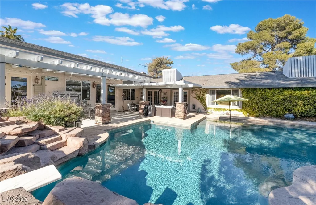 6377 Concho, Las Vegas, NV 89146