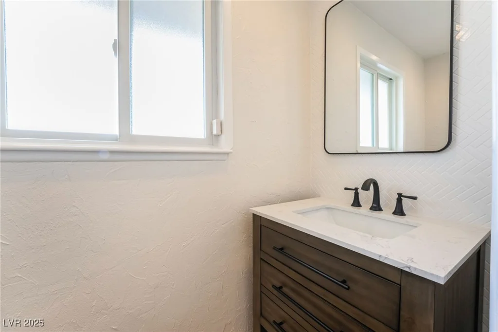 6377 Concho, Las Vegas, NV 89146