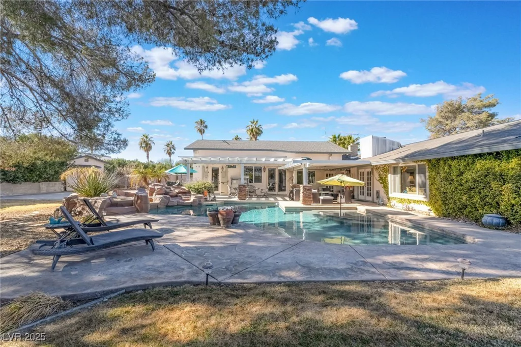 6377 Concho, Las Vegas, NV 89146