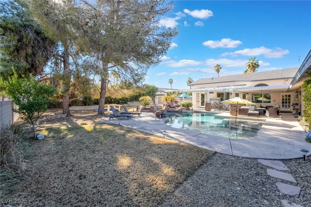 6377 Concho, Las Vegas, NV 89146