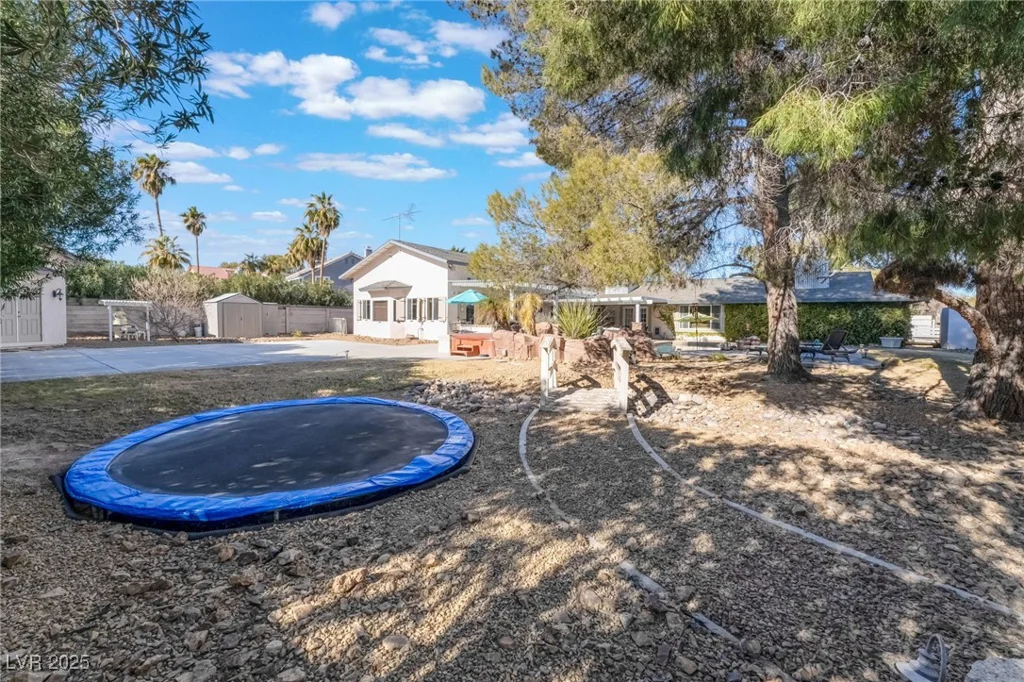 6377 Concho, Las Vegas, NV 89146