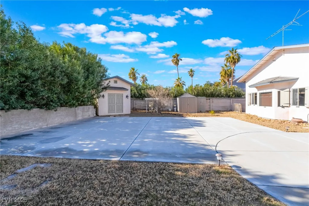 6377 Concho, Las Vegas, NV 89146