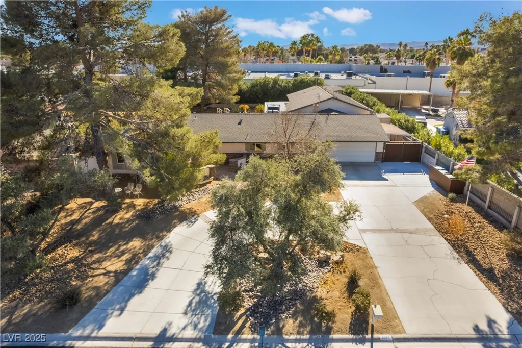 6377 Concho, Las Vegas, NV 89146