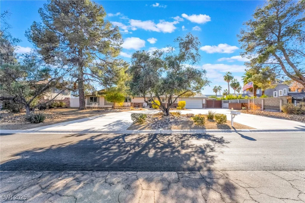 6377 Concho, Las Vegas, NV 89146