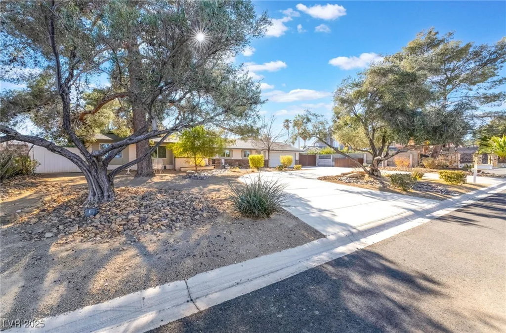 6377 Concho, Las Vegas, NV 89146