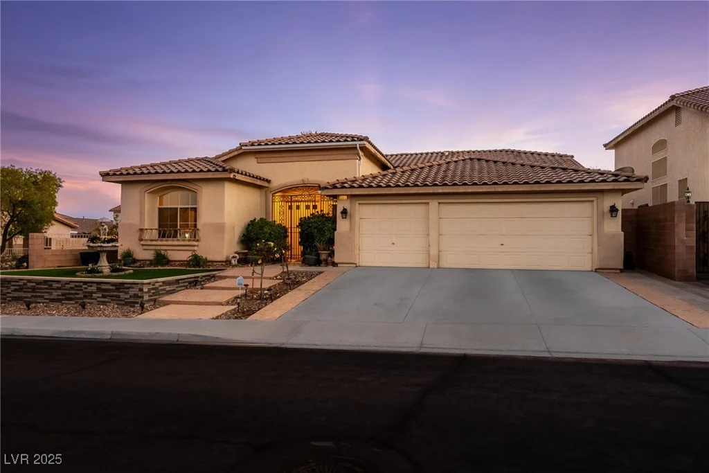 8065 Lapis Harbor, Las Vegas, NV 89117
