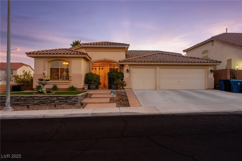 8065 Lapis Harbor, Las Vegas, NV 89117