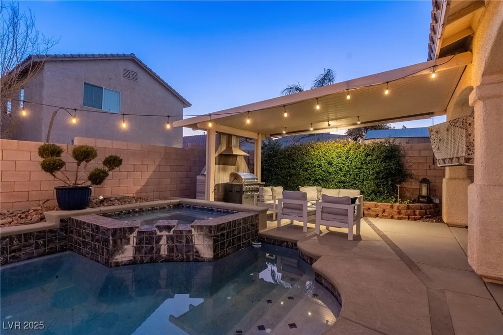 8065 Lapis Harbor, Las Vegas, NV 89117