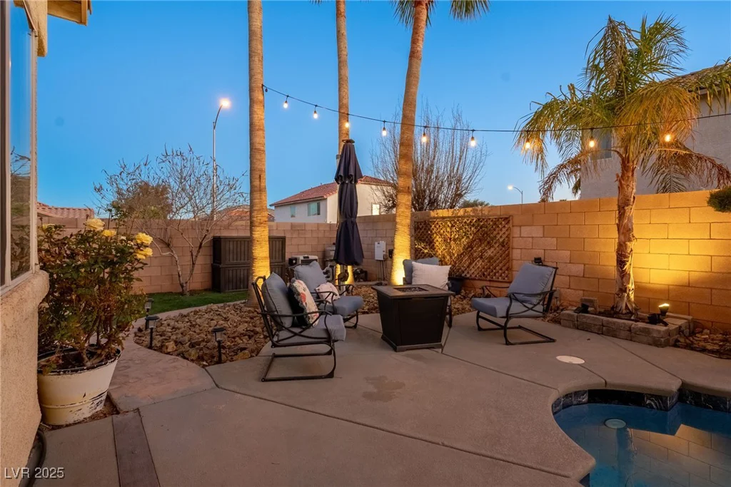 8065 Lapis Harbor, Las Vegas, NV 89117