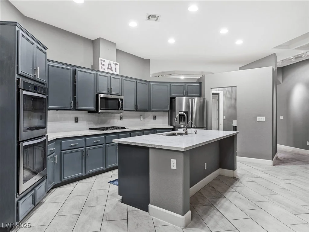 8065 Lapis Harbor, Las Vegas, NV 89117