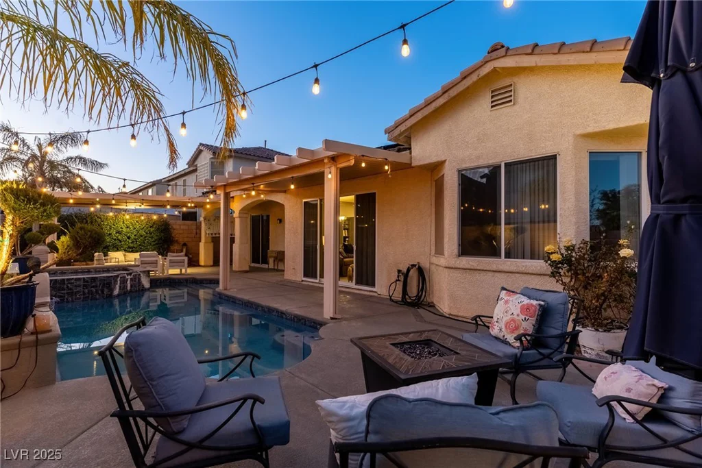 8065 Lapis Harbor, Las Vegas, NV 89117