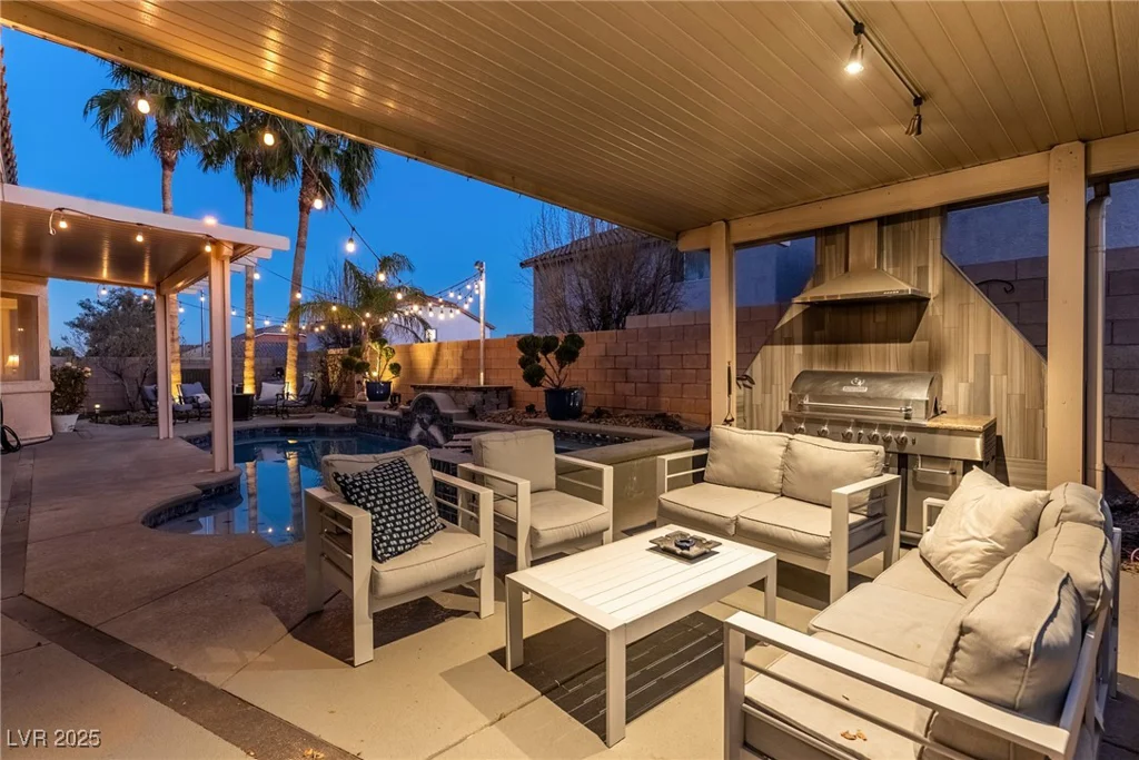 8065 Lapis Harbor, Las Vegas, NV 89117