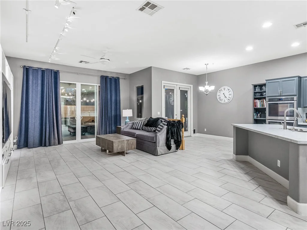 8065 Lapis Harbor, Las Vegas, NV 89117