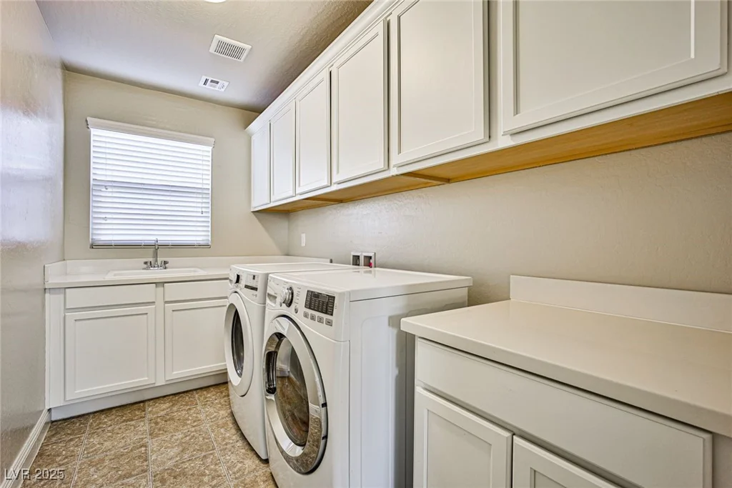 42 Navy Strauss, Las Vegas, NV 89148