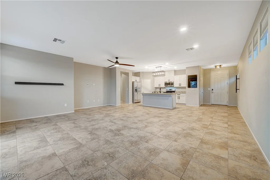 5862 Peridot Falls, Las Vegas, NV 89130