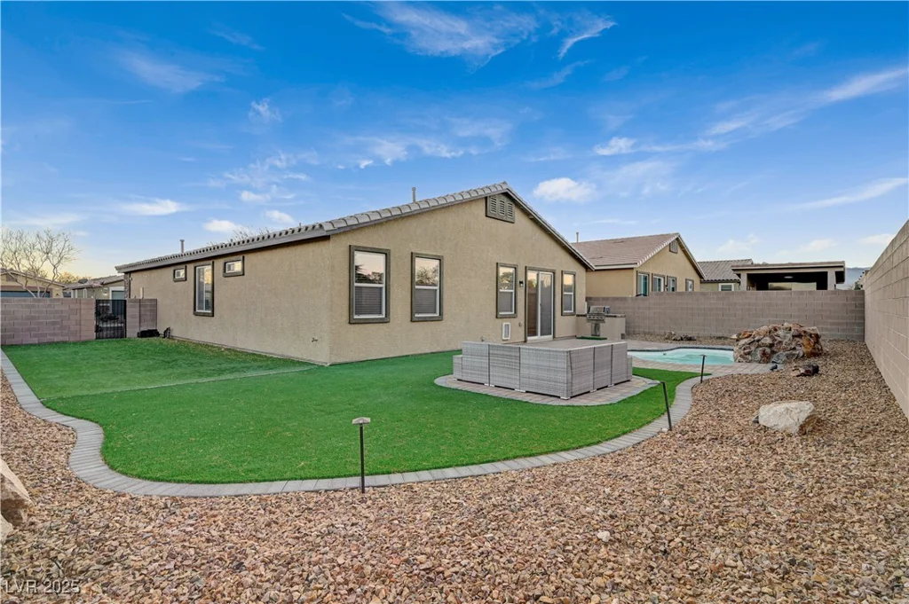 5862 Peridot Falls, Las Vegas, NV 89130