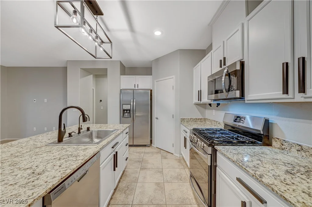 5862 Peridot Falls, Las Vegas, NV 89130
