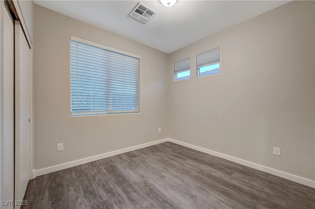 5862 Peridot Falls, Las Vegas, NV 89130