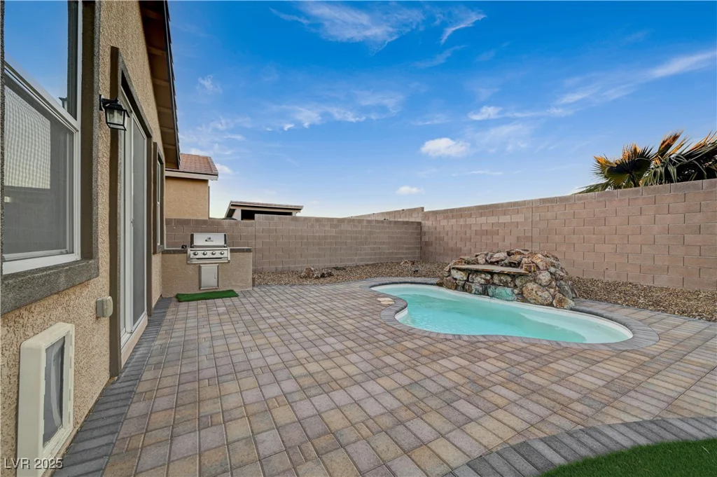 5862 Peridot Falls, Las Vegas, NV 89130