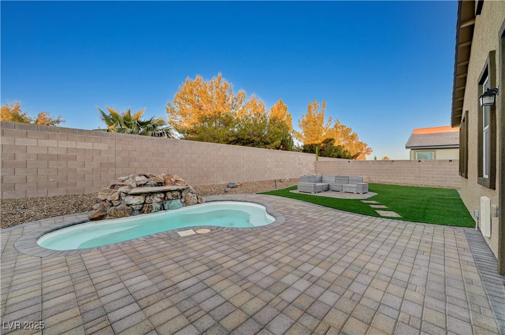 5862 Peridot Falls, Las Vegas, NV 89130