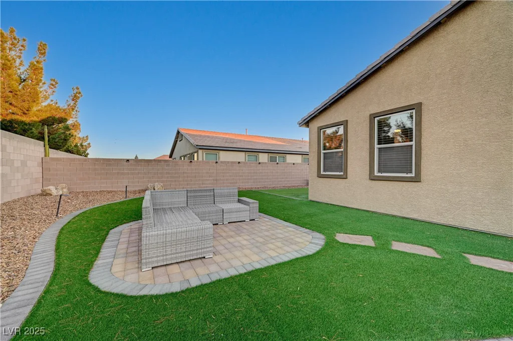 5862 Peridot Falls, Las Vegas, NV 89130