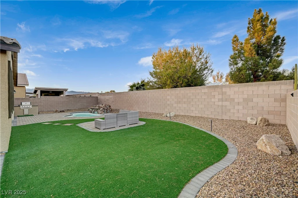 5862 Peridot Falls, Las Vegas, NV 89130