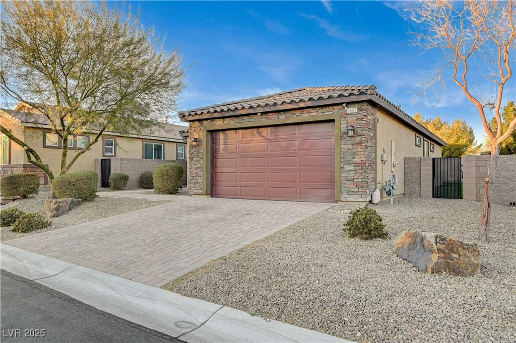 5862 Peridot Falls, Las Vegas, NV 89130
