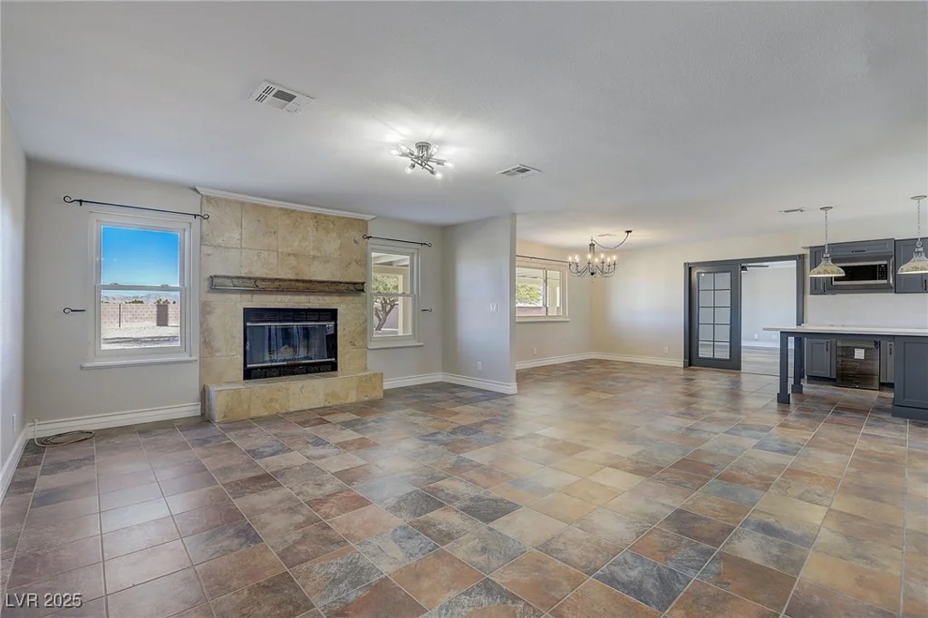 8870 Craig, Las Vegas, NV 89129