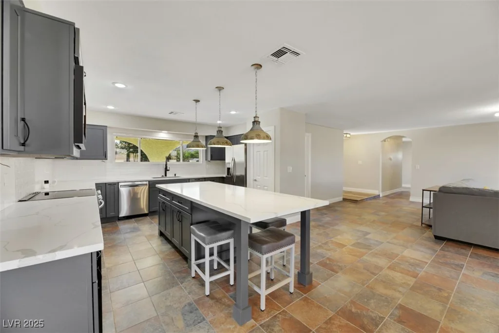 8870 Craig, Las Vegas, NV 89129