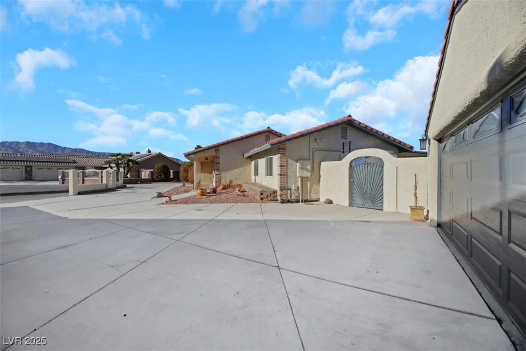 8870 Craig, Las Vegas, NV 89129