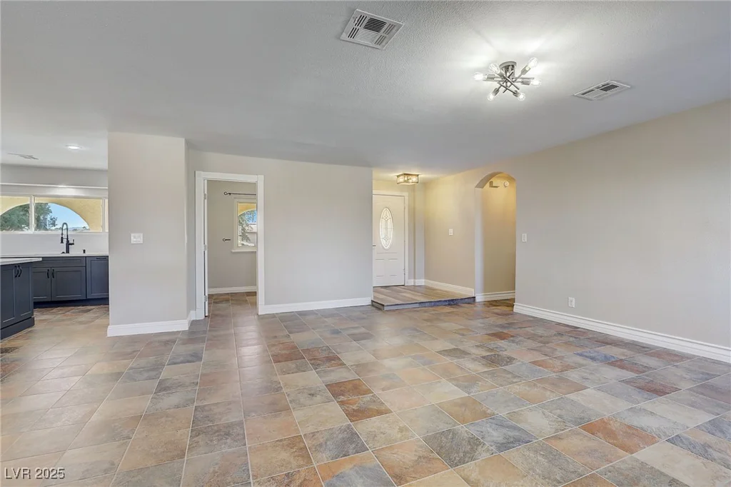 8870 Craig, Las Vegas, NV 89129