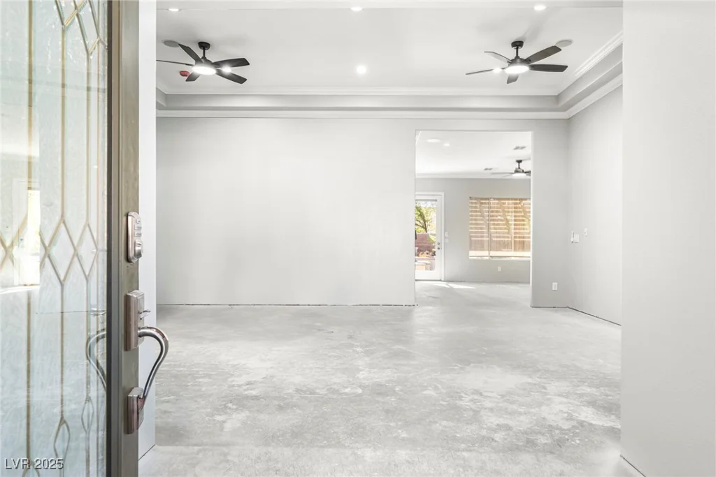 10077 Clifton Forge, Las Vegas, NV 89148