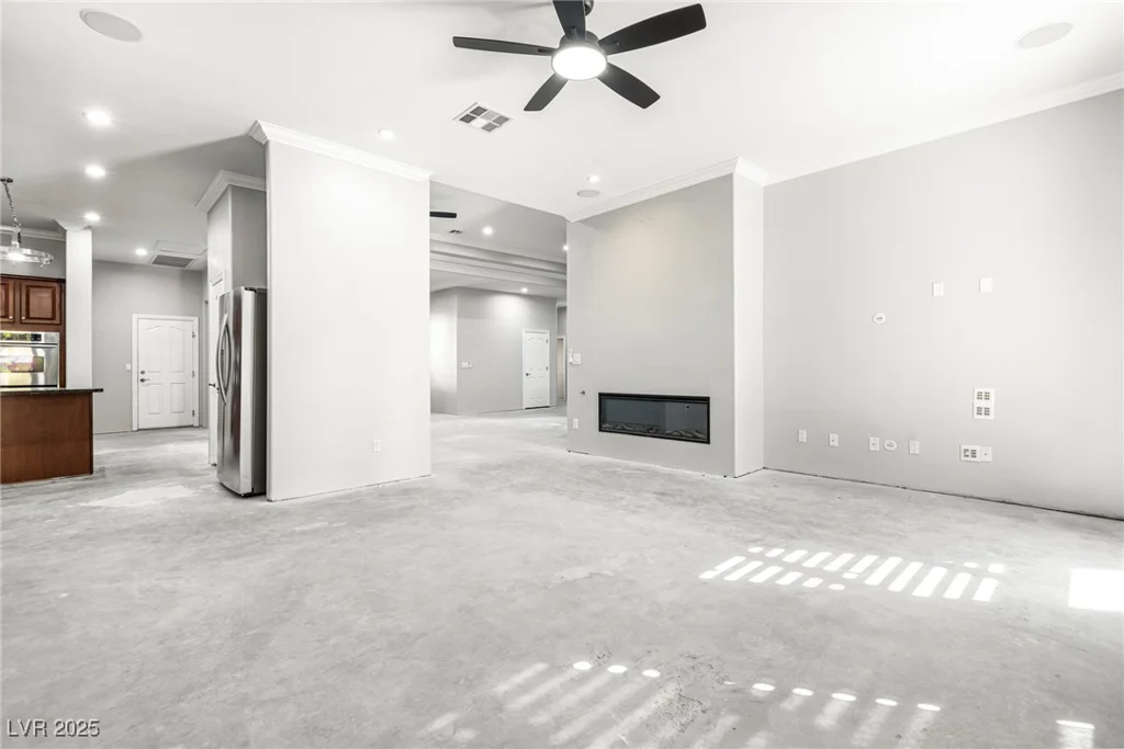 10077 Clifton Forge, Las Vegas, NV 89148