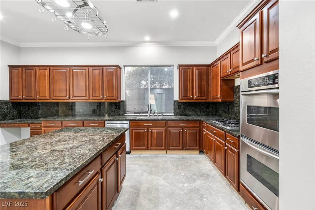 10077 Clifton Forge, Las Vegas, NV 89148