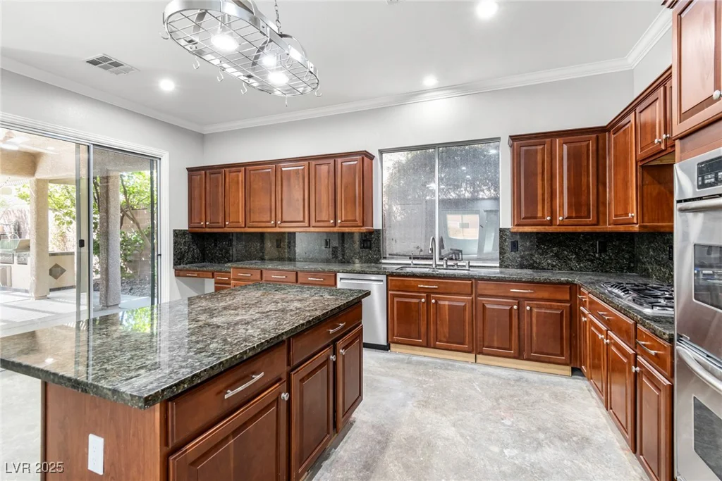 10077 Clifton Forge, Las Vegas, NV 89148