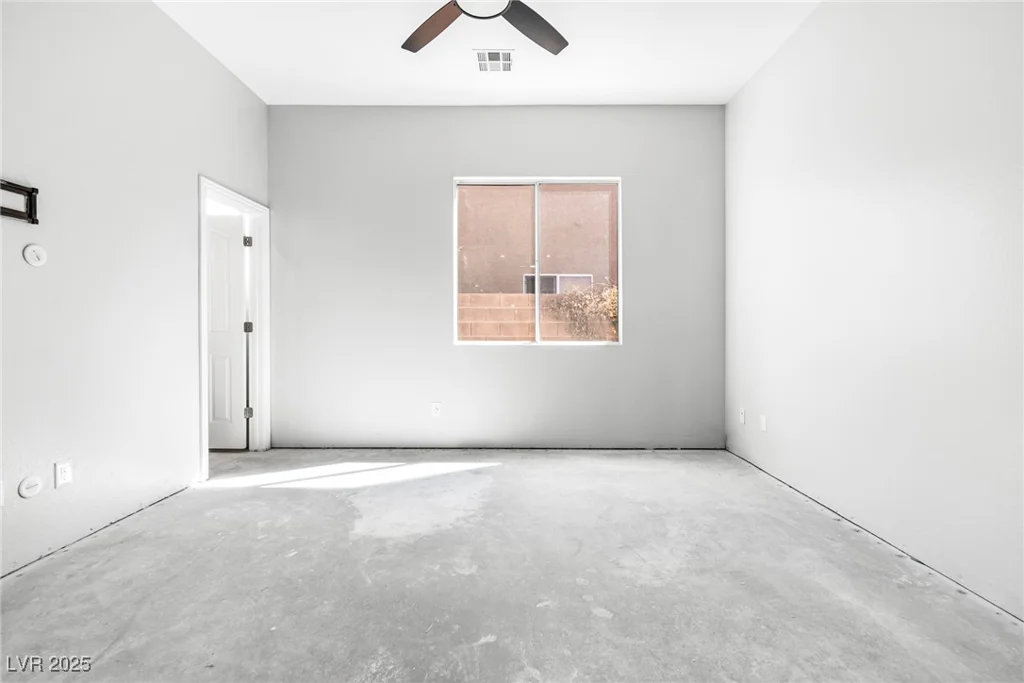 10077 Clifton Forge, Las Vegas, NV 89148