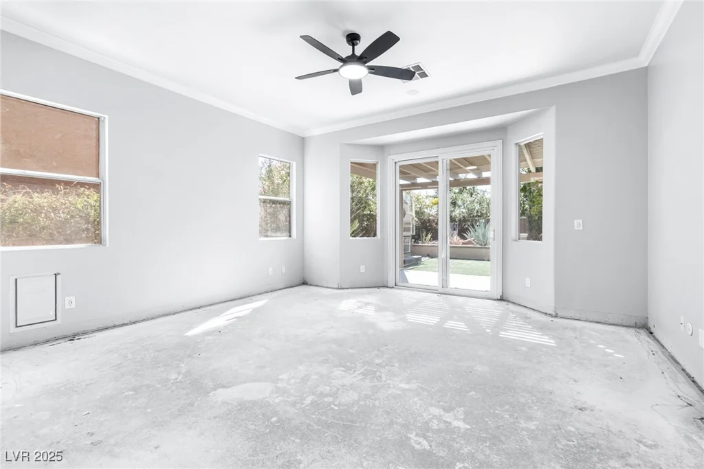 10077 Clifton Forge, Las Vegas, NV 89148