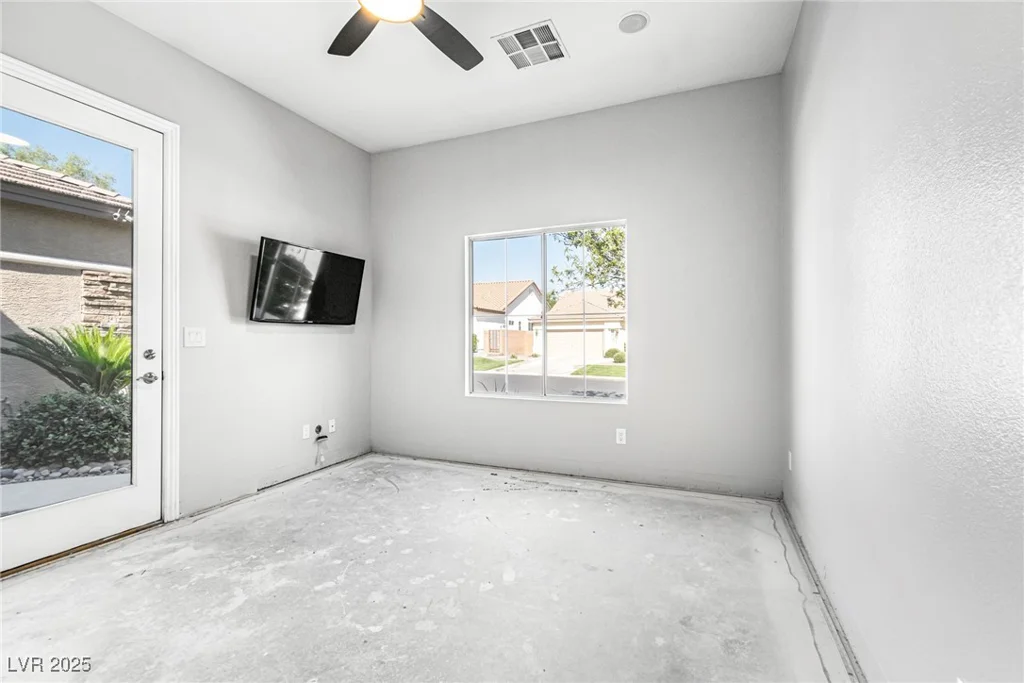 10077 Clifton Forge, Las Vegas, NV 89148