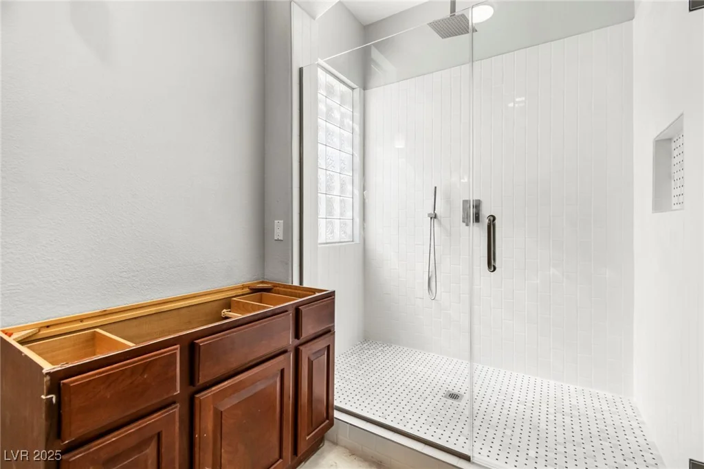 10077 Clifton Forge, Las Vegas, NV 89148