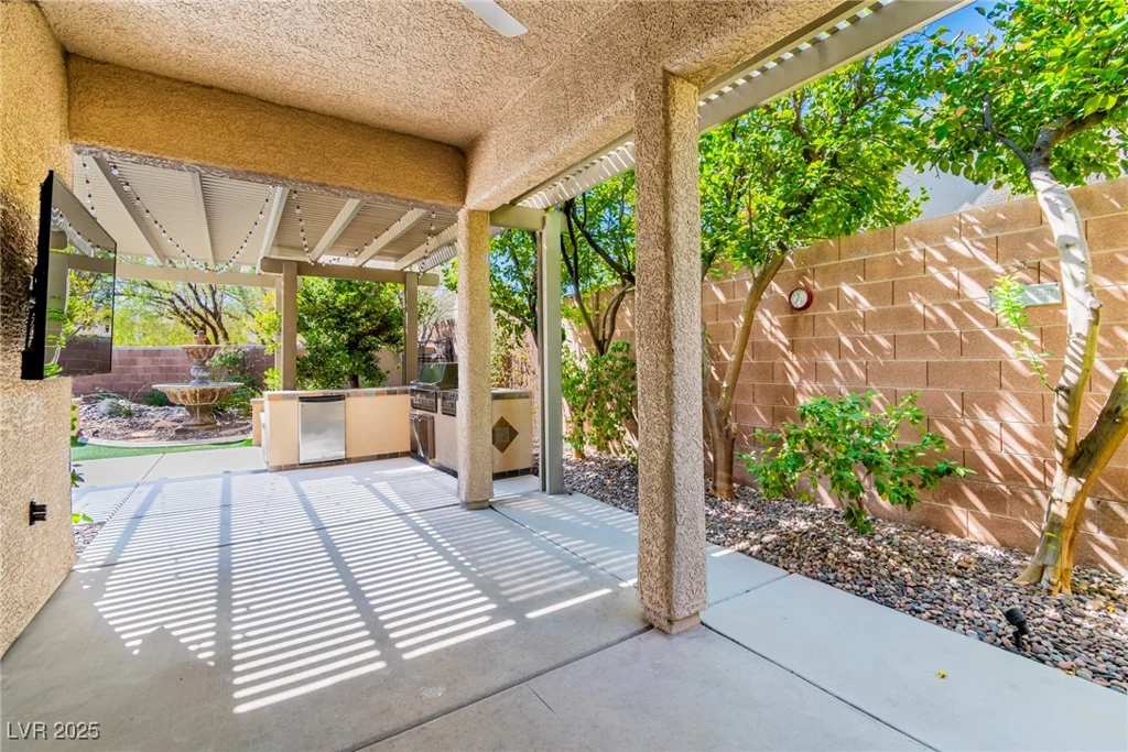 10077 Clifton Forge, Las Vegas, NV 89148
