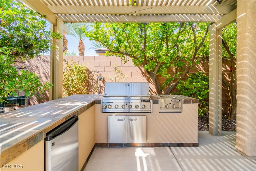 10077 Clifton Forge, Las Vegas, NV 89148