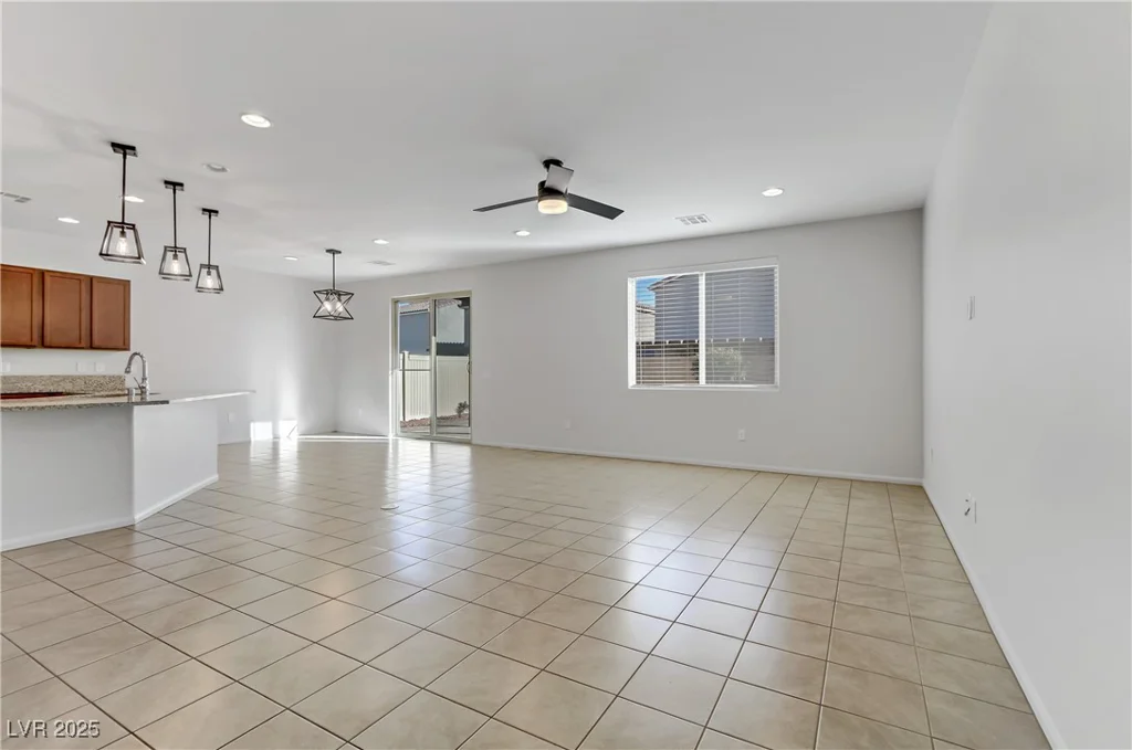 5612 Hill Cliff, North Las Vegas, NV 89031