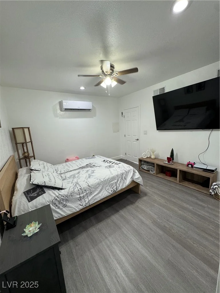 3332 Terra Bella, Las Vegas, NV 89108