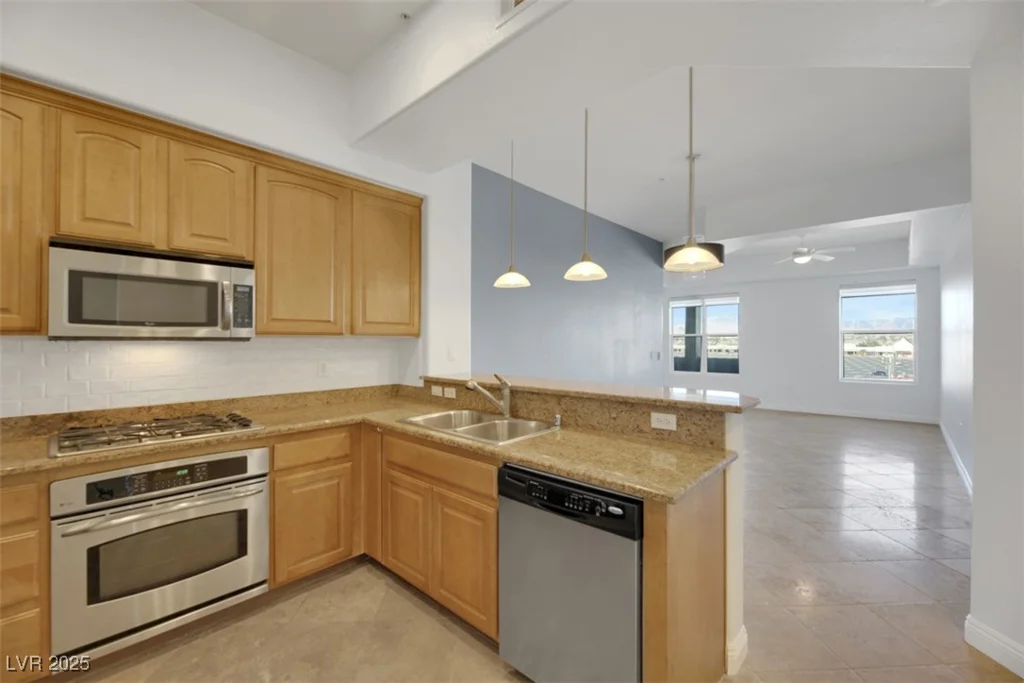 38 Serene, Las Vegas, NV 89123