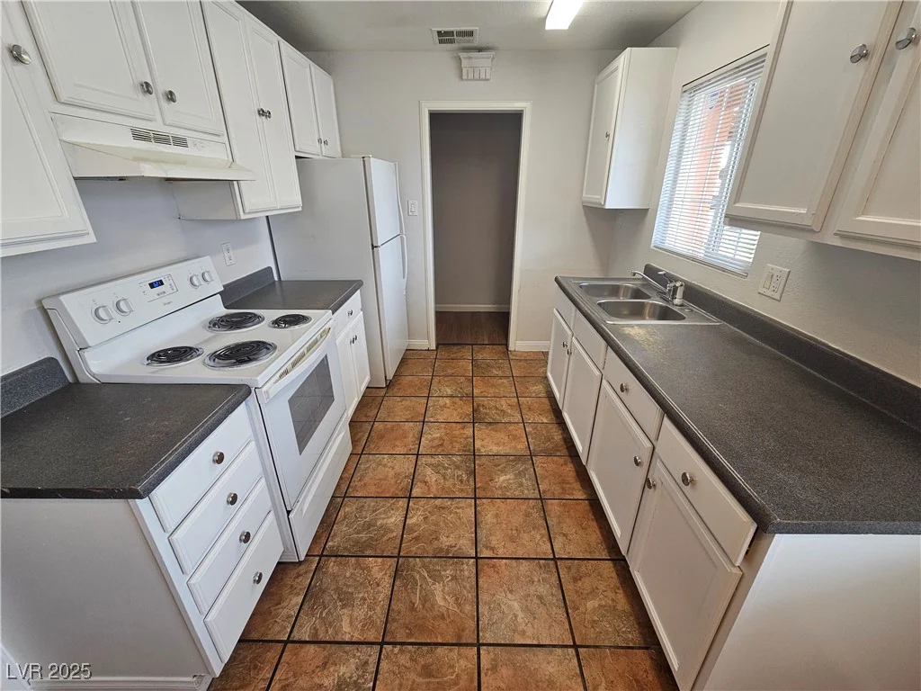 2208 Washington, Las Vegas, NV 89106