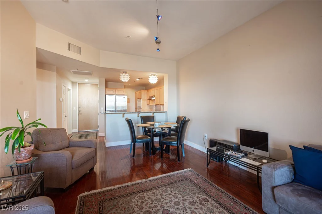 79 Agate, Las Vegas, NV 89123
