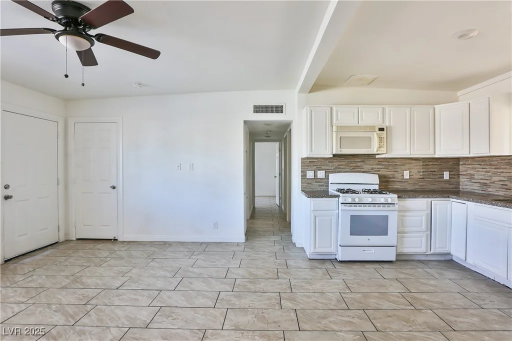 1605 OAKWOOD, North Las Vegas, NV 89030