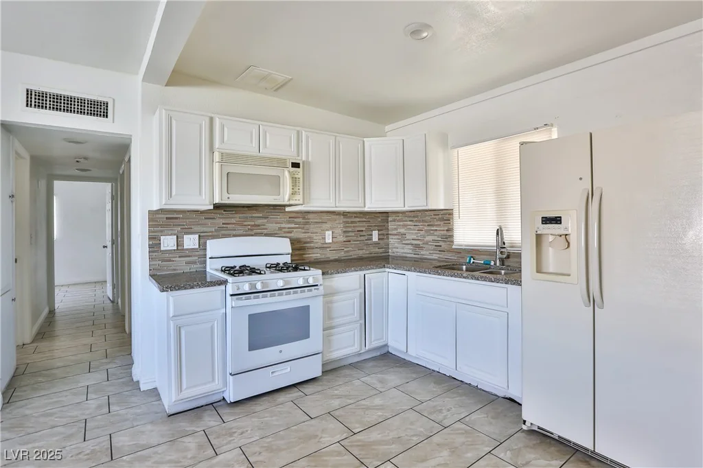 1605 OAKWOOD, North Las Vegas, NV 89030