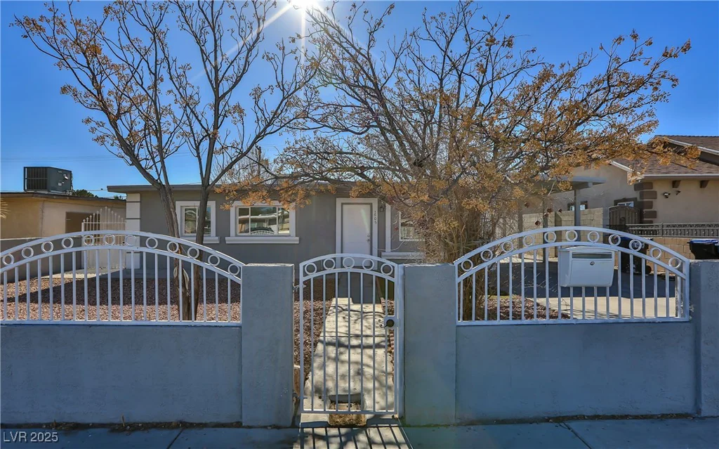 1605 OAKWOOD, North Las Vegas, NV 89030